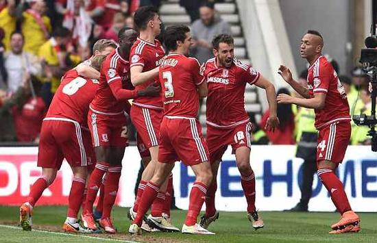 5-1！姆巴佩超梅西，独享历史第1，巴西双星杀疯.